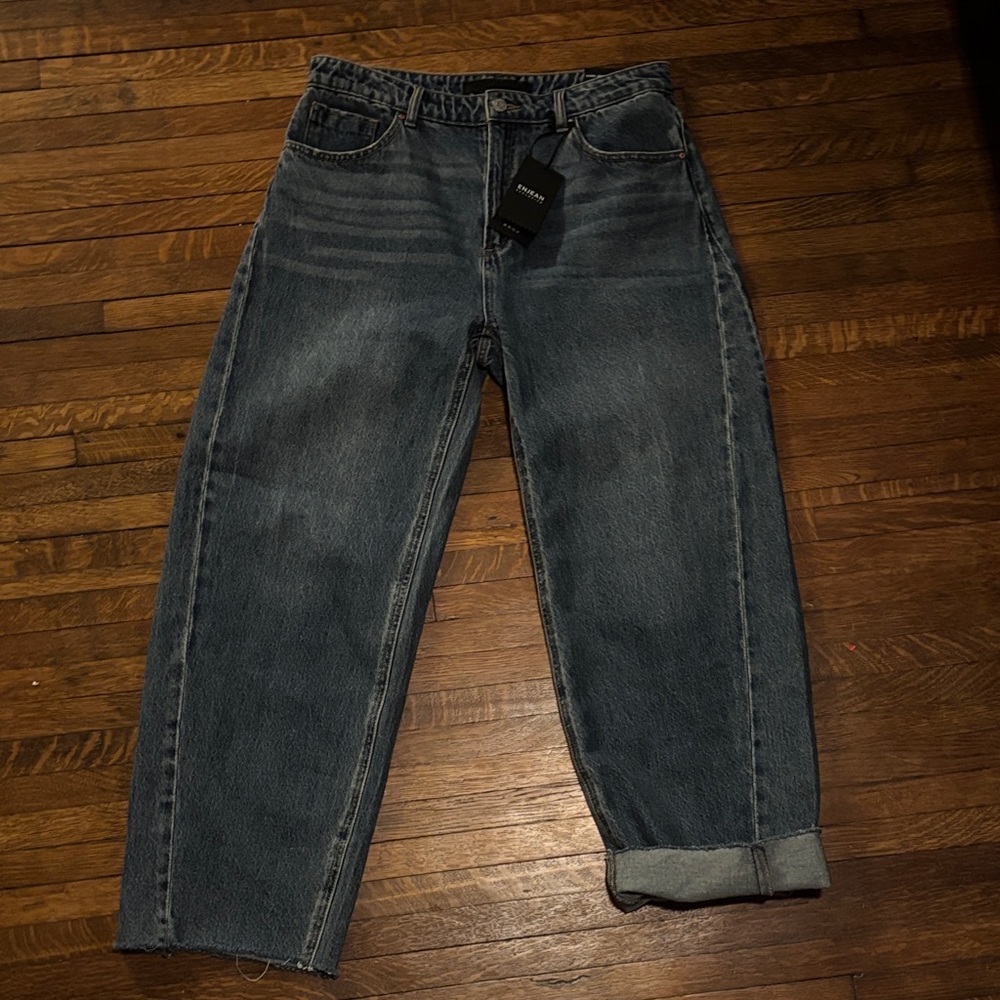 Women's Medium Wash Blue Barrel Jean